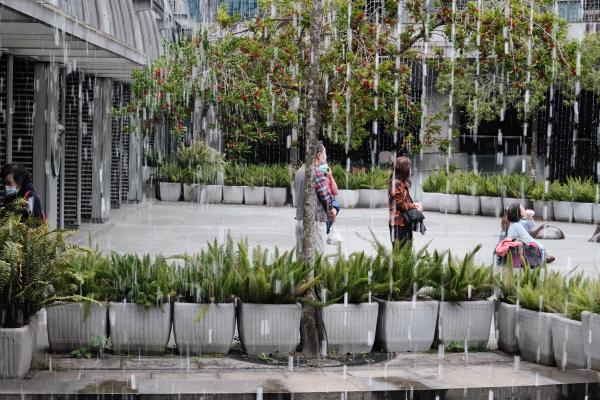 The fountains at Daan Park Station