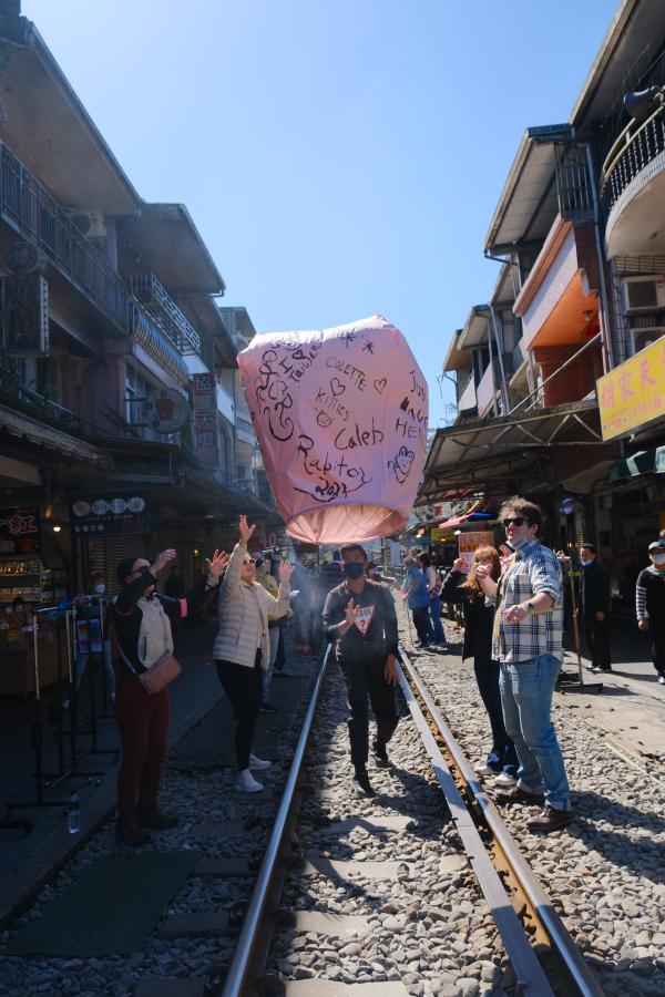 Launching the lantern