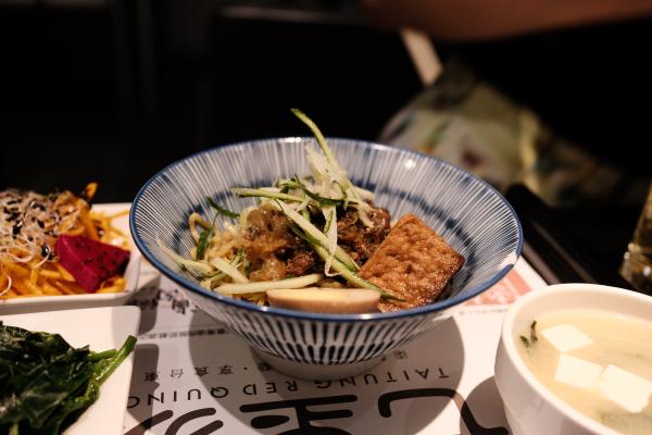 Cold tofu and noodle salad